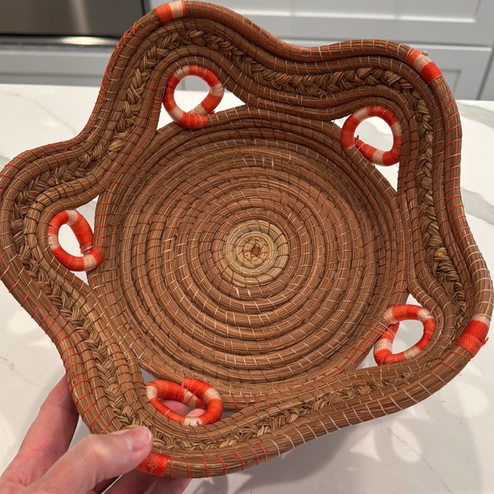 Handcrafted Mexican pine needle
basket from Michoacan Woven Red Accents